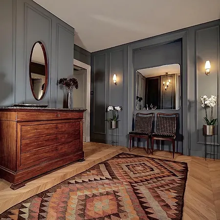 Luxury In The Center Of Apartment *